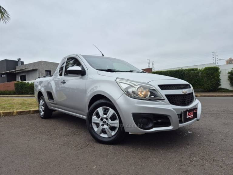 CHEVROLET - MONTANA - 2013/2014 - Prata - R$ 43.900,00