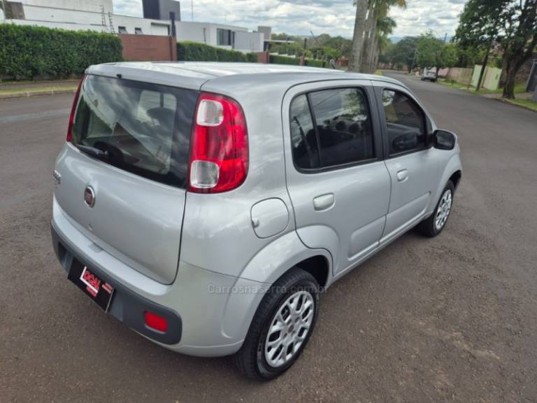 FIAT - UNO - 2014/2015 - Prata - R$ 36.900,00