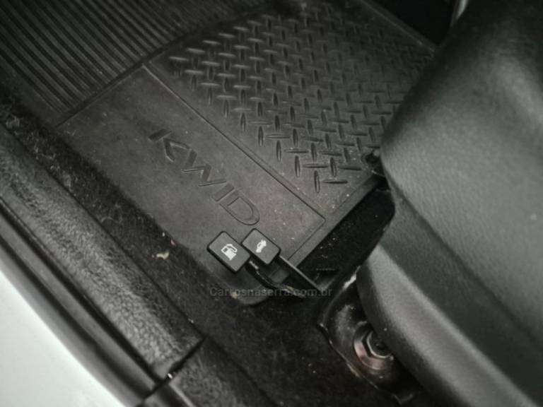 RENAULT - KWID - 2020/2021 - Branca - R$ 43.900,00