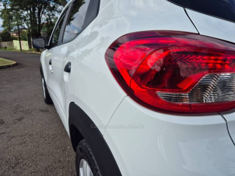 RENAULT - KWID - 2020/2021 - Branca - R$ 43.900,00