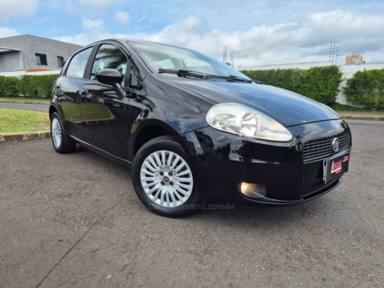 FIAT - PUNTO - 2010/2011 - Preta - R$ 33.900,00