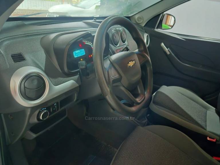 CHEVROLET - MONTANA - 2013/2014 - Prata - R$ 43.900,00