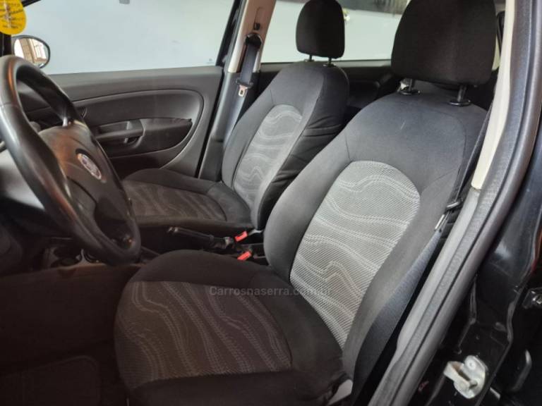 FIAT - PUNTO - 2010/2011 - Preta - R$ 33.900,00