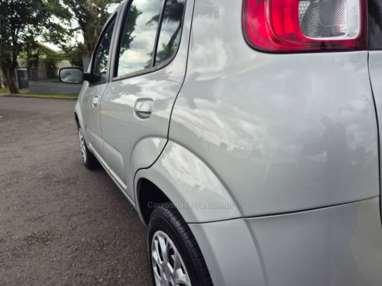 FIAT - UNO - 2014/2015 - Prata - R$ 36.900,00