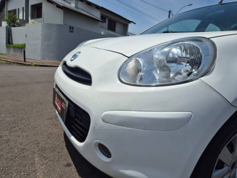 NISSAN - MARCH - 2014/2015 - Branca - R$ 40.900,00
