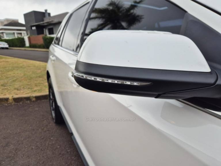 FORD - EDGE - 2011/2012 - Branca - R$ 65.900,00