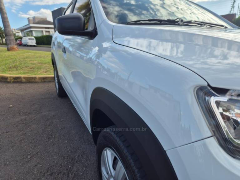 RENAULT - KWID - 2020/2021 - Branca - R$ 43.900,00