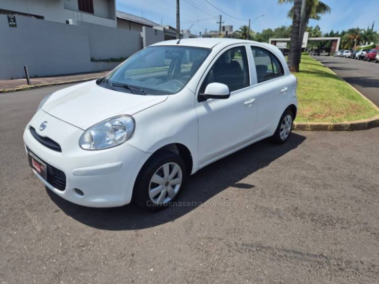 NISSAN - MARCH - 2014/2015 - Branca - R$ 40.900,00