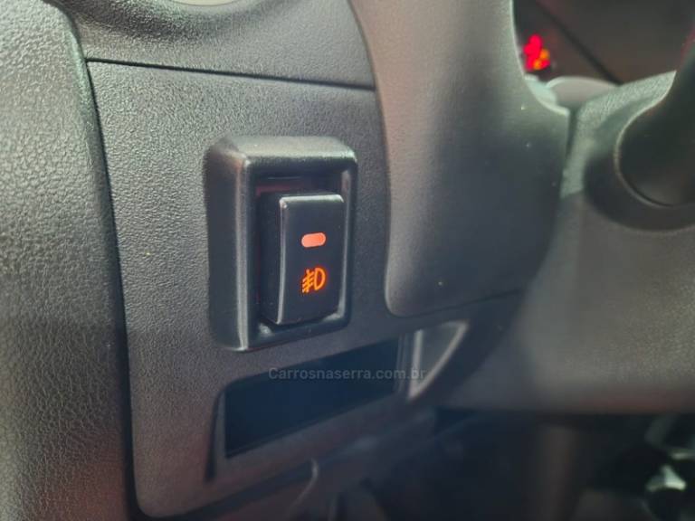 NISSAN - MARCH - 2014/2015 - Branca - R$ 40.900,00