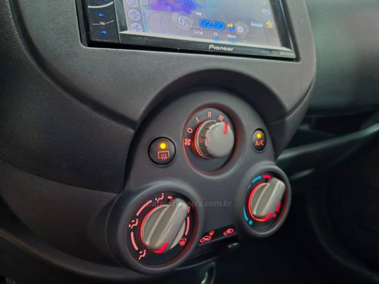 NISSAN - MARCH - 2014/2015 - Branca - R$ 40.900,00