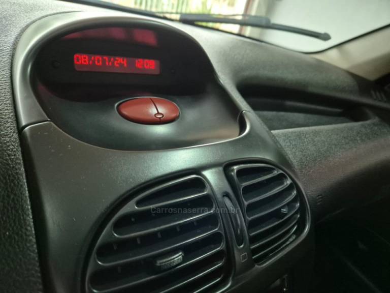 PEUGEOT - 206 - 2007/2008 - Vermelha - R$ 18.900,00