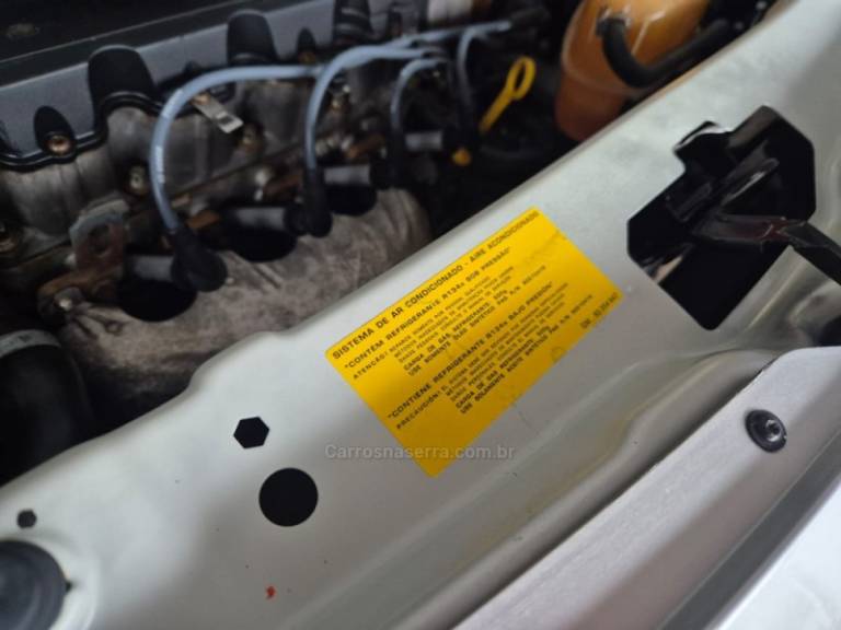 CHEVROLET - MONTANA - 2013/2014 - Prata - R$ 43.900,00