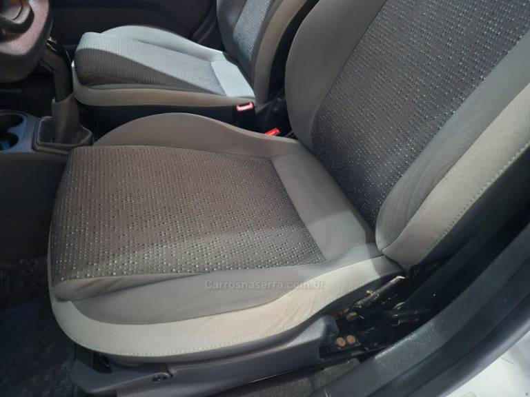 CHEVROLET - MONTANA - 2013/2014 - Prata - R$ 43.900,00