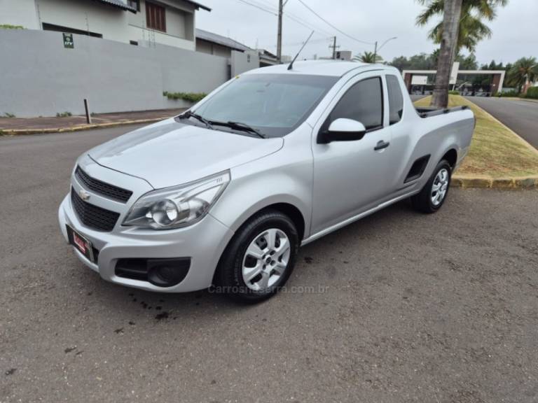 CHEVROLET - MONTANA - 2013/2014 - Prata - R$ 43.900,00