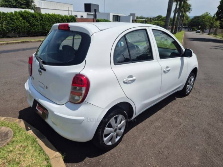 NISSAN - MARCH - 2014/2015 - Branca - R$ 40.900,00