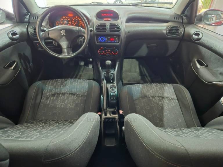 PEUGEOT - 206 - 2007/2008 - Vermelha - R$ 18.900,00