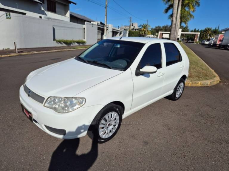 FIAT - PALIO - 2006/2006 - Branca - R$ 28.900,00