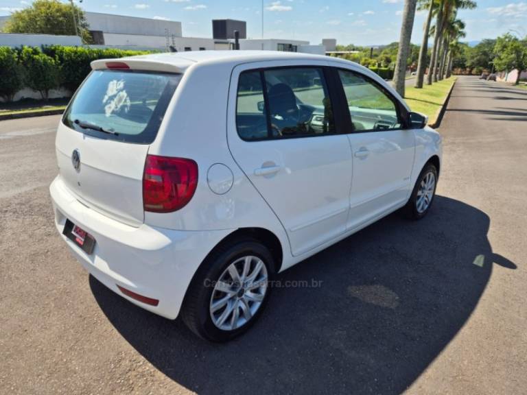 VOLKSWAGEN - FOX - 2012/2013 - Branca - R$ 36.900,00