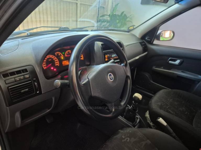 FIAT - PALIO - 2006/2006 - Branca - R$ 28.900,00